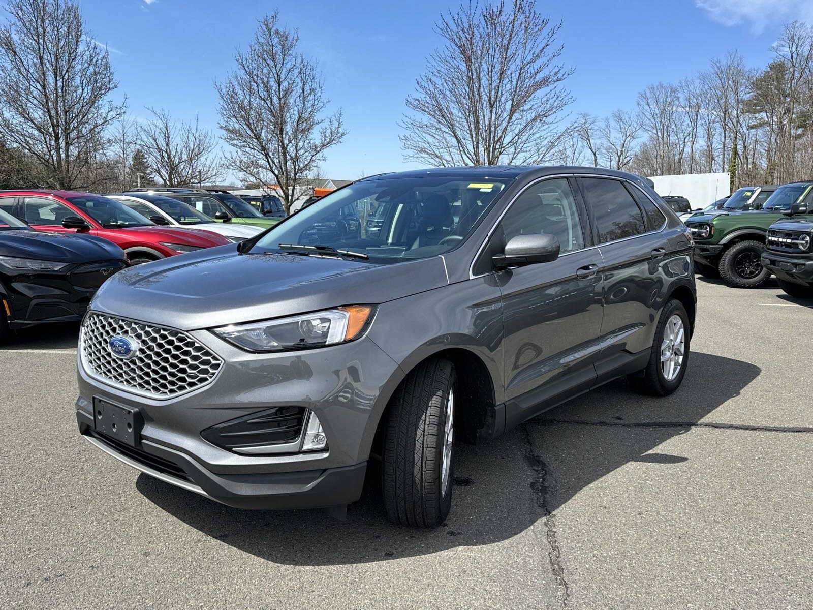 2024 Ford Edge SEL photo 3