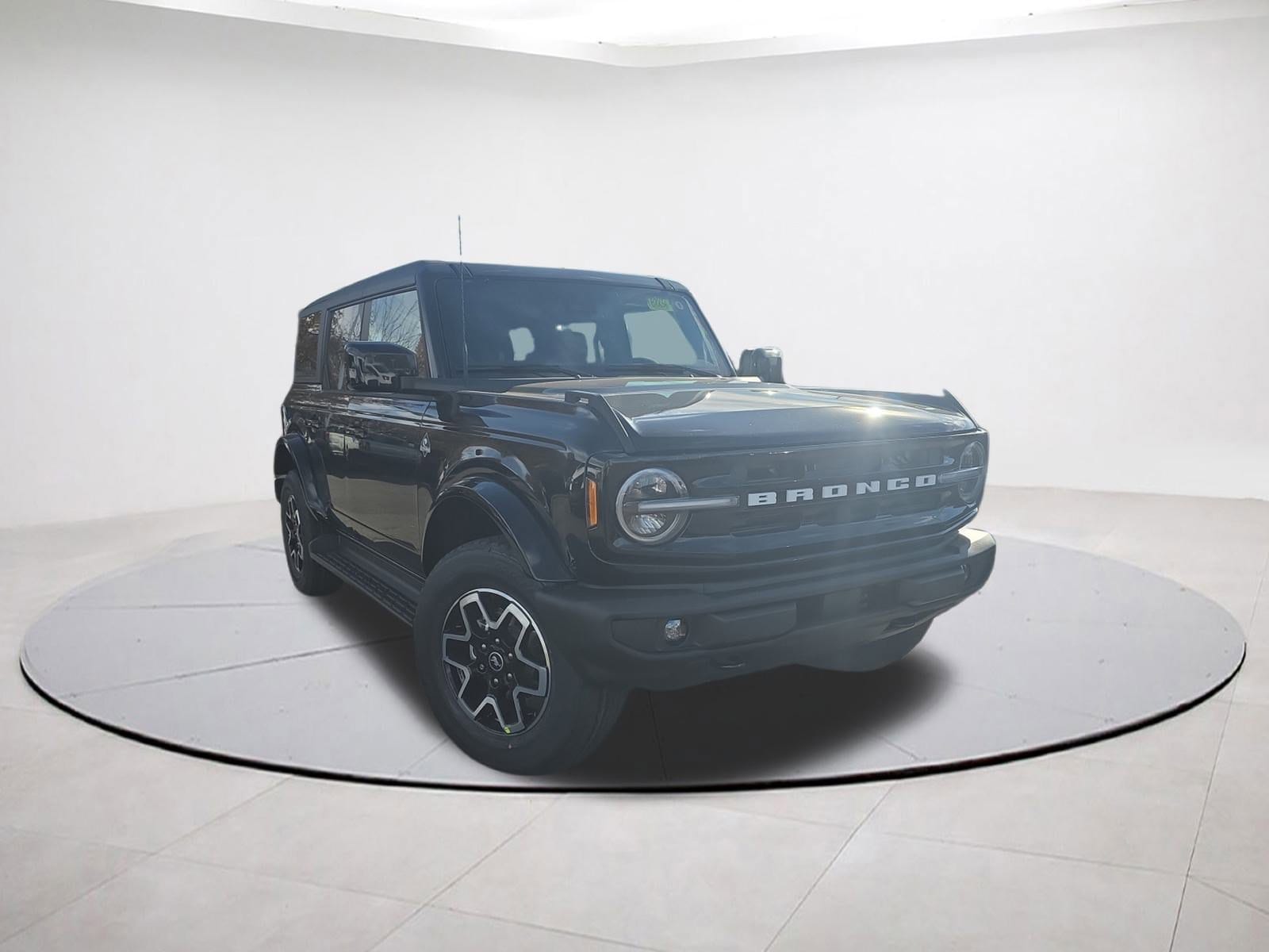 2025 Ford Bronco 4-Door Outer Banks's photo