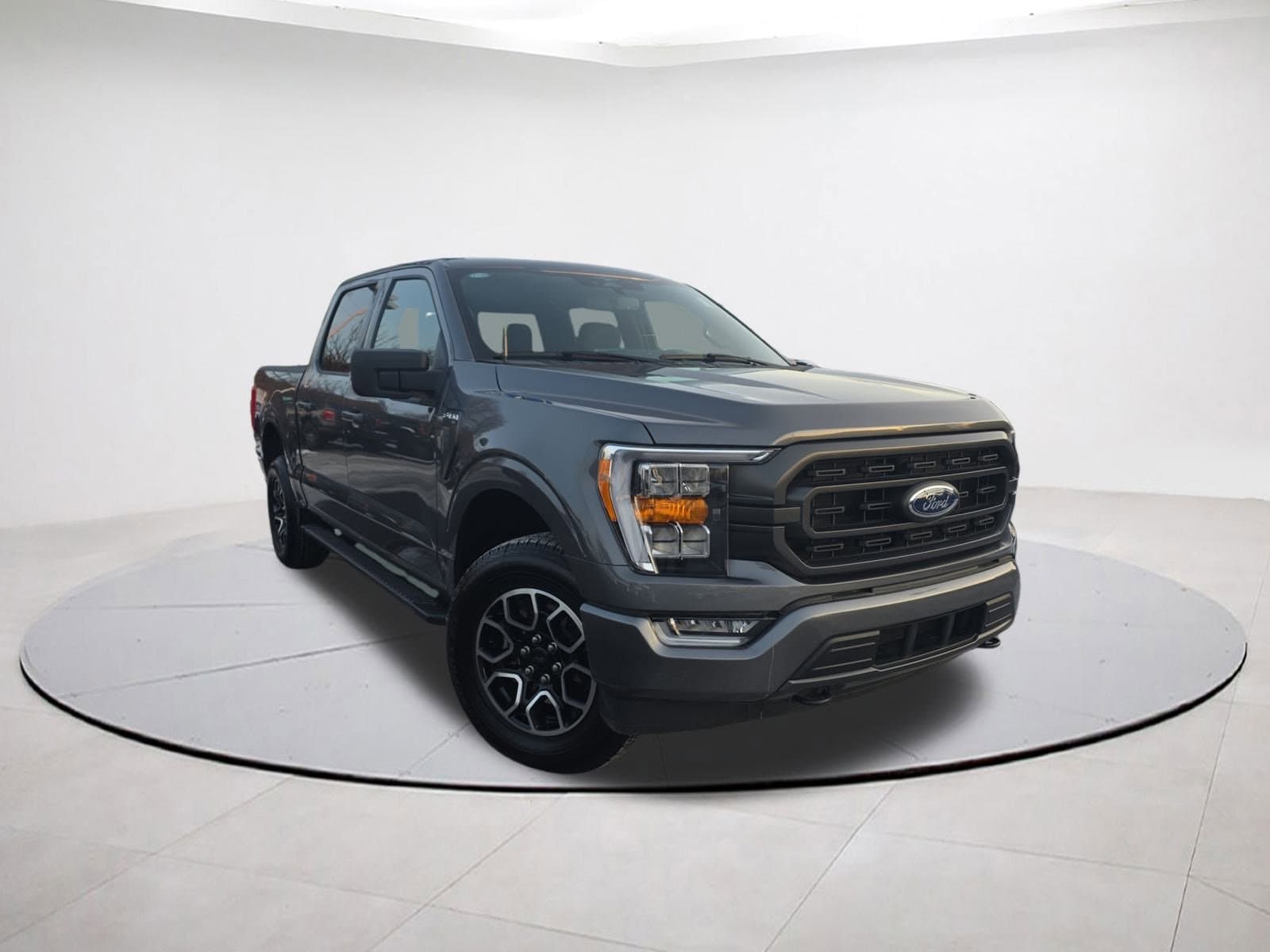 2023 Ford F-150 XLT's photo