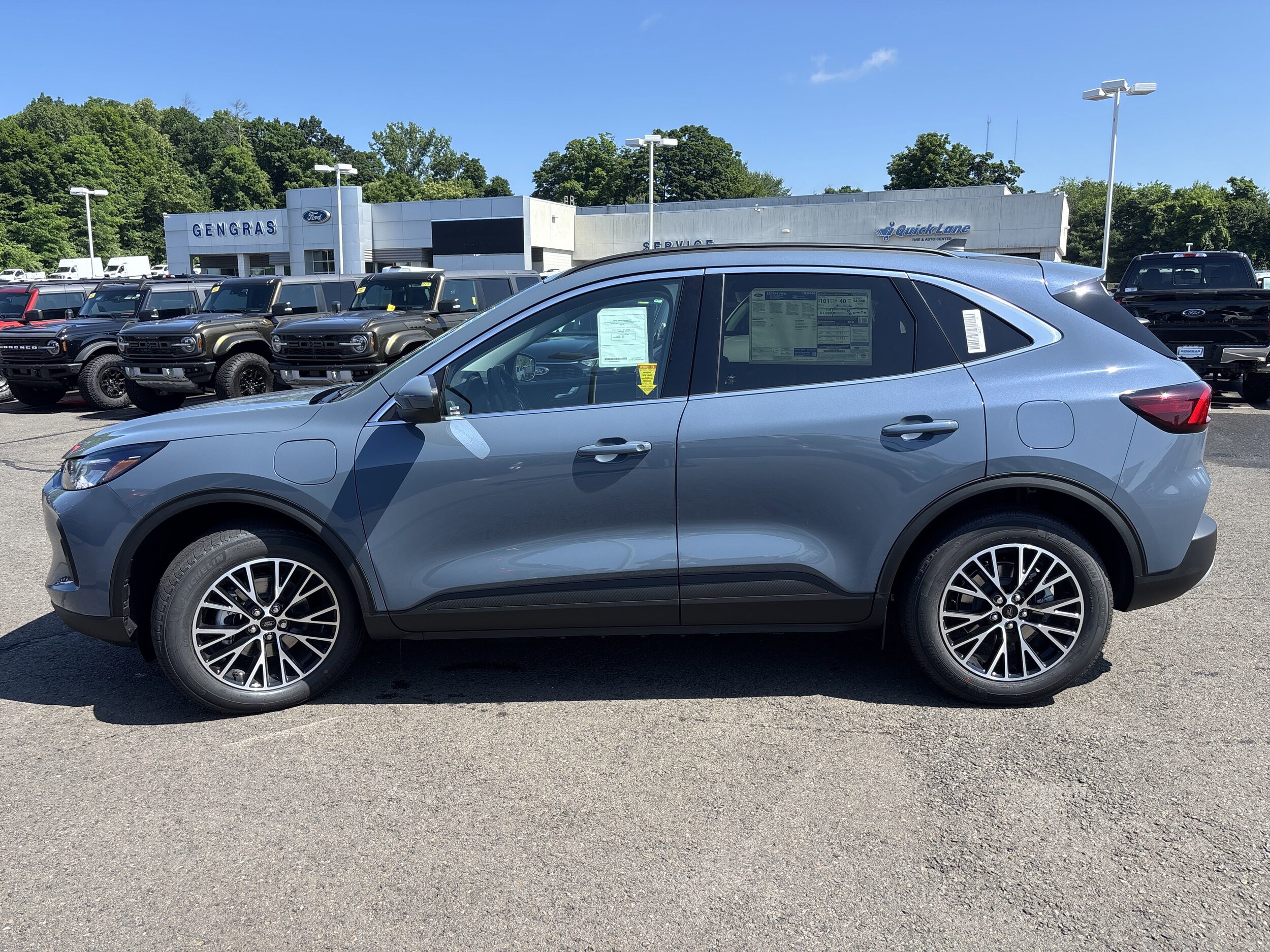 2025 Ford Escape photo 3