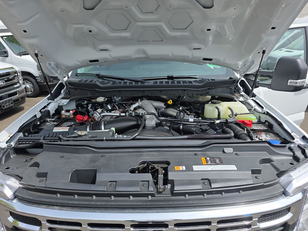 2025 Ford F-550 Super Duty Chassis Cab XL - Photo 34