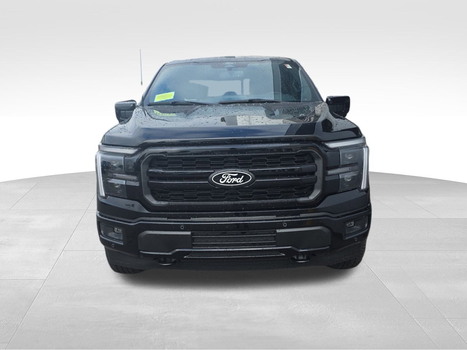 2025 Ford F-150 Lariat photo 2
