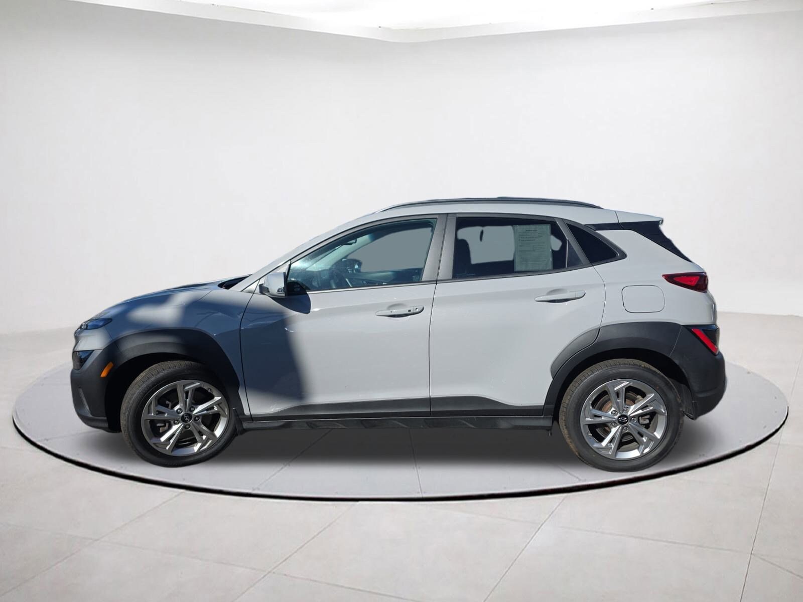 2023 Hyundai Kona SEL photo 4