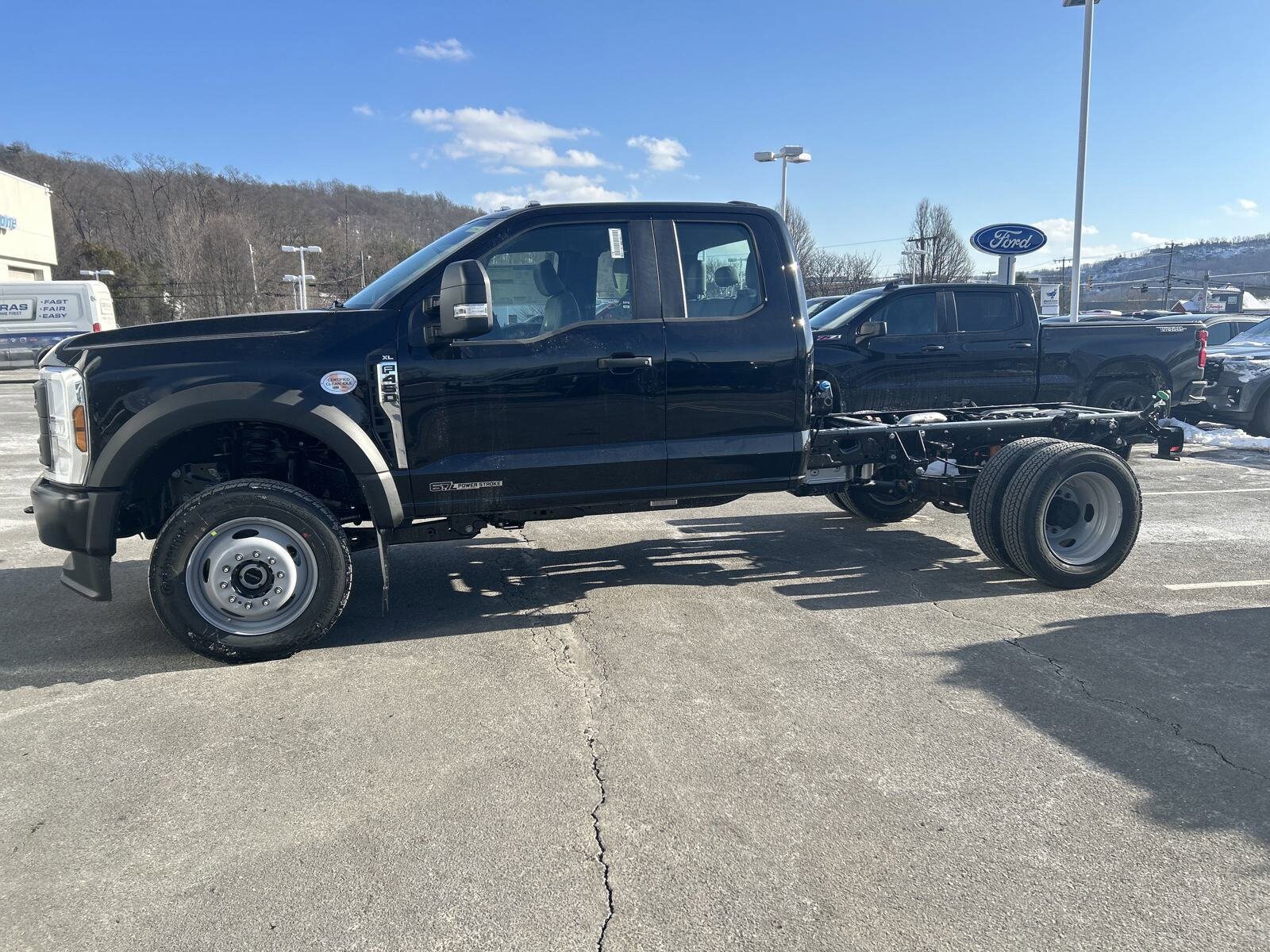 2025 Ford F-450 XL photo 4