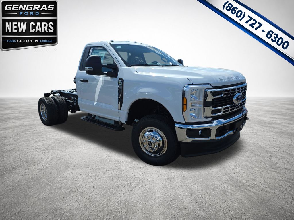 2026 Ford F-350 Super Duty Chassis Cab
