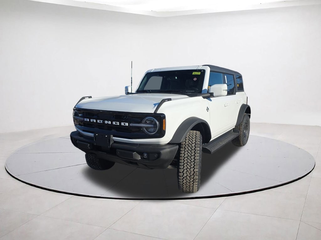 New 2025 Ford Bronco Outer Banks SUV