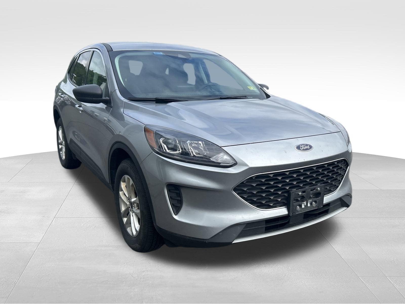 Used 2022 Ford Escape SE with VIN 1FMCU9G68NUA58322 for sale in Plainville, CT