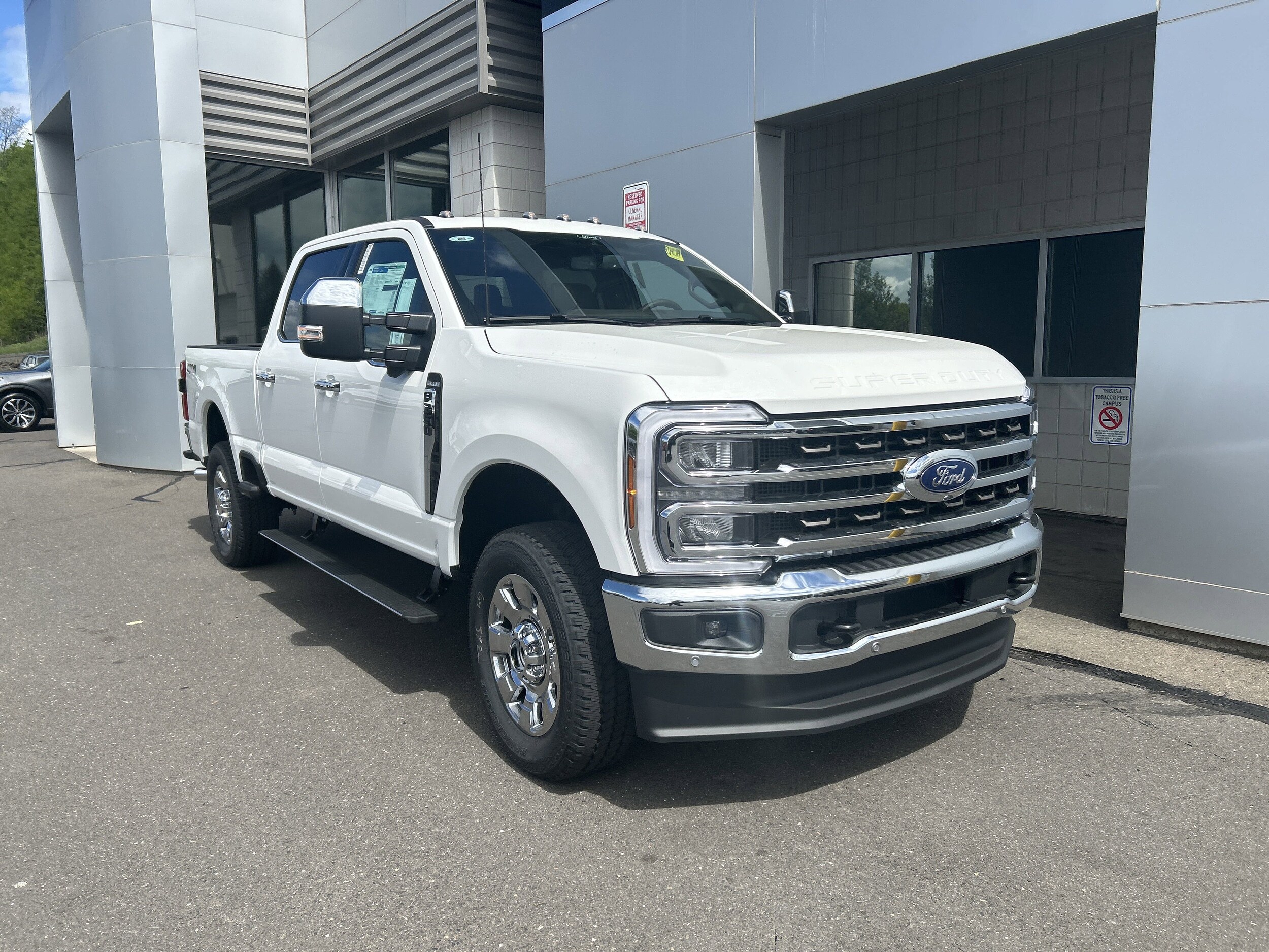 2025 Ford F-350 King Ranch photo 2