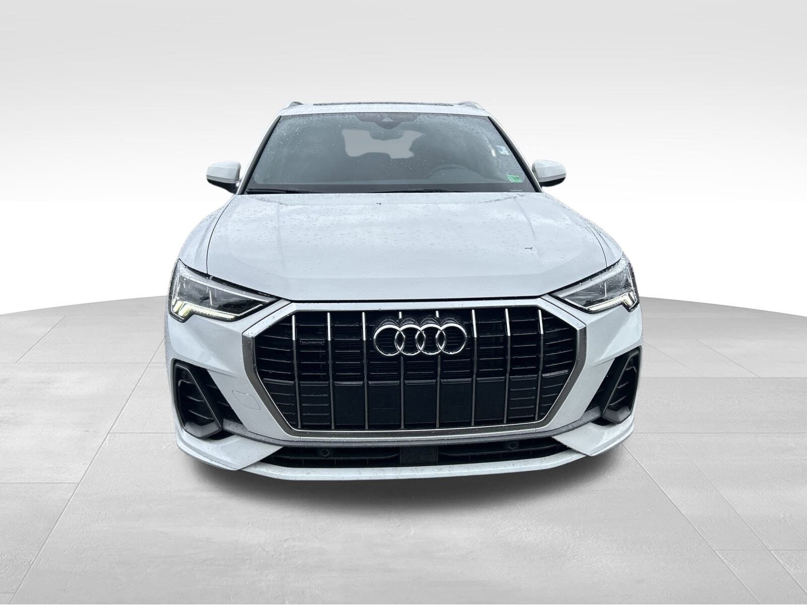 2025 Audi Q3 S line Premium photo 4