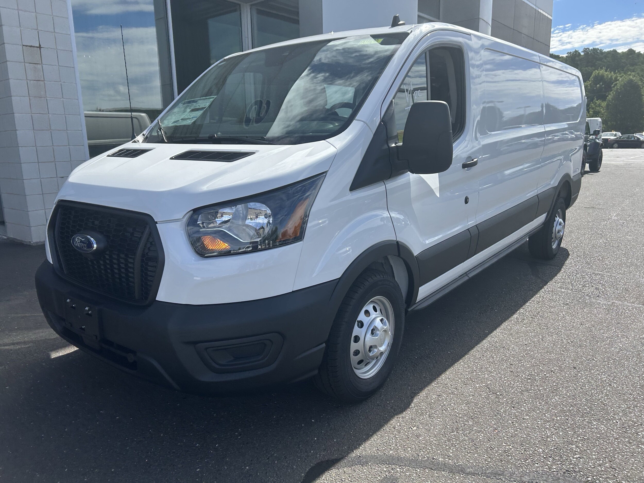 2025 Ford Transit photo 4