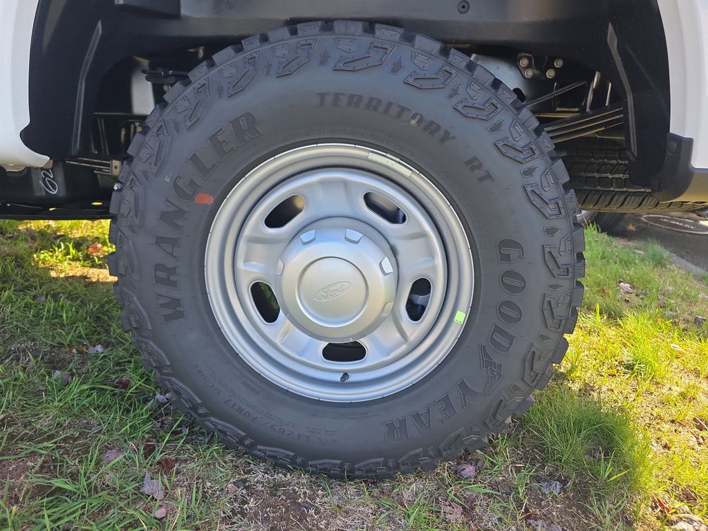 2026 Ford F-350 Super Duty XL - Photo 13