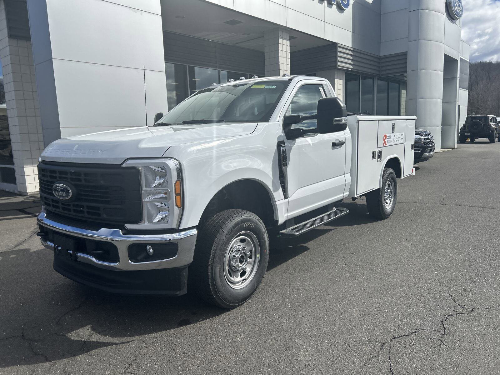 2024 Ford F-250 XL photo 2