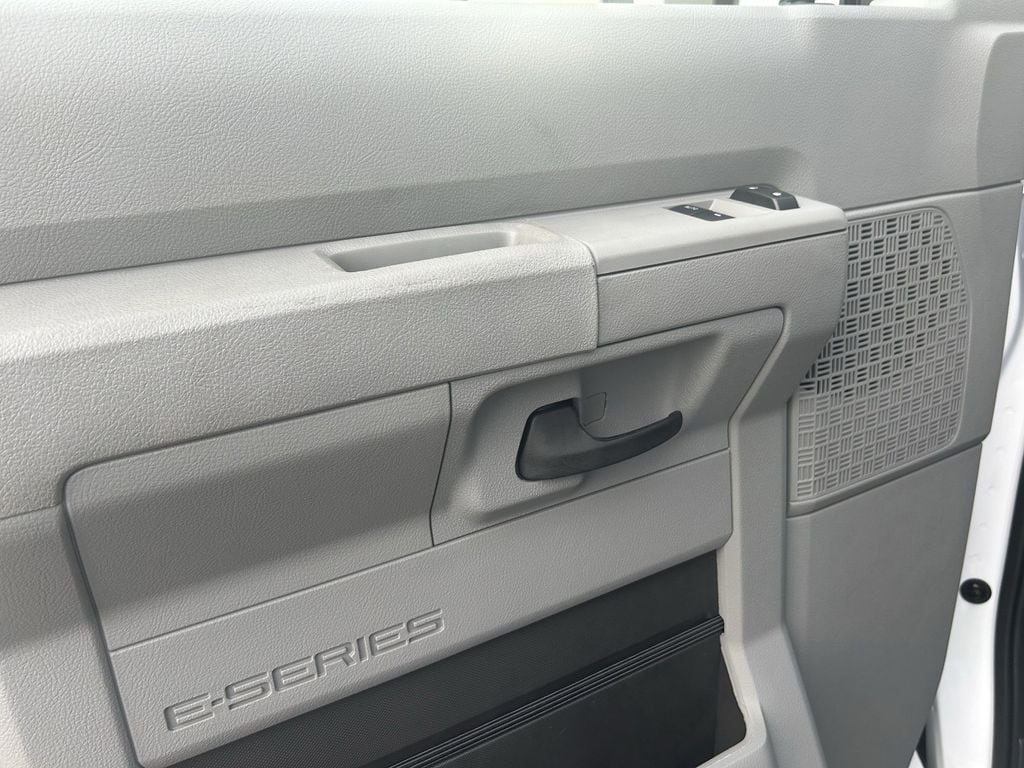 2026 Ford E-Series Cutaway Base - Photo 30
