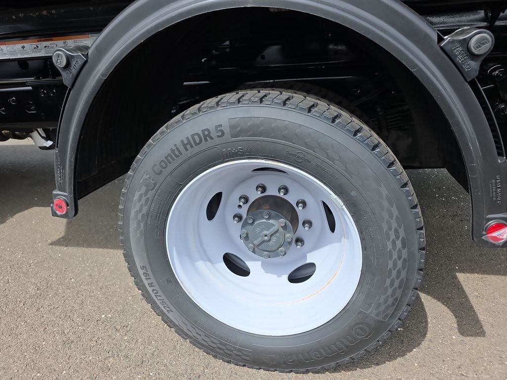 2025 Ford F-550 Super Duty Chassis Cab XL - Photo 12
