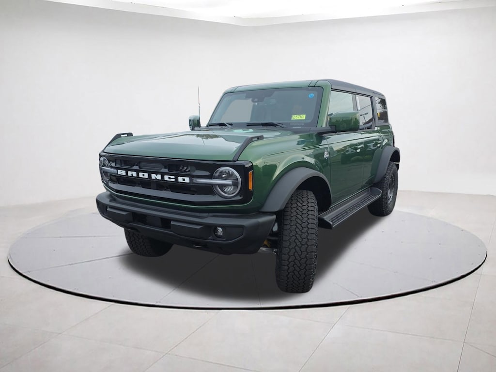 New 2025 Ford Bronco Outer Banks SUV
