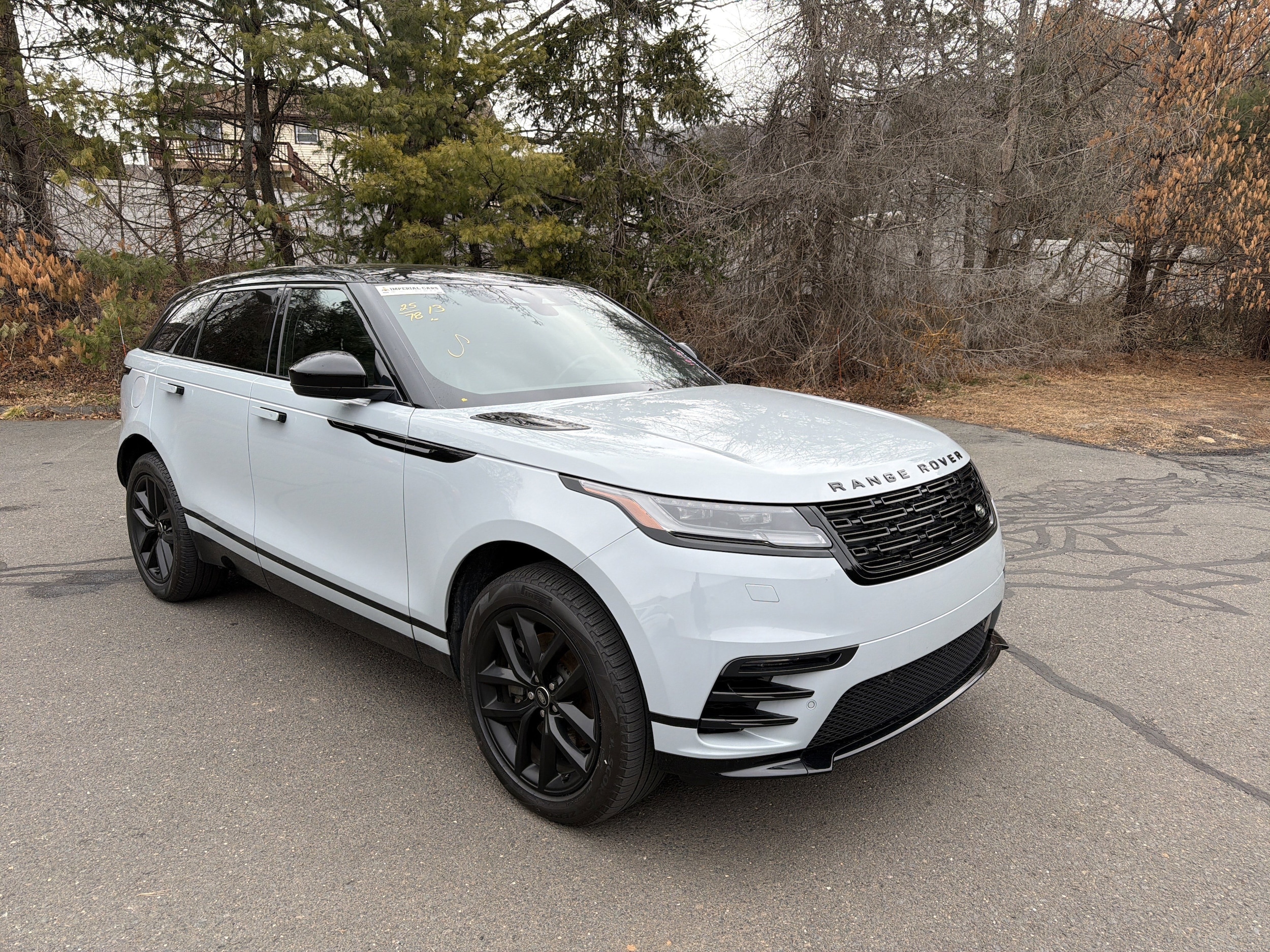 2025 Land Rover Range Rover Velar Dynamic SE's photo