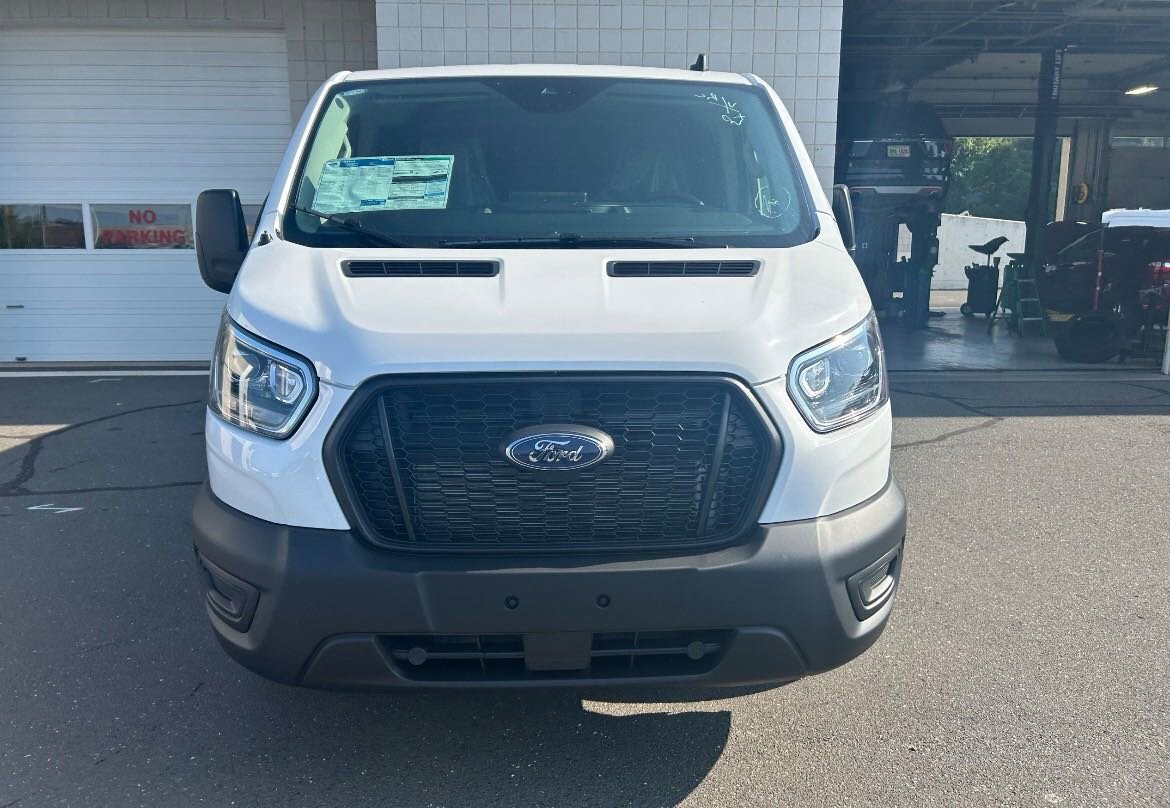 2025 Ford Transit photo 3