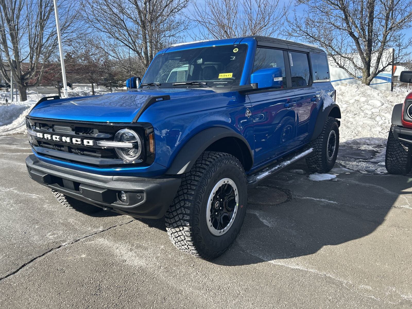 2024 Ford Bronco Outer Banks photo 4
