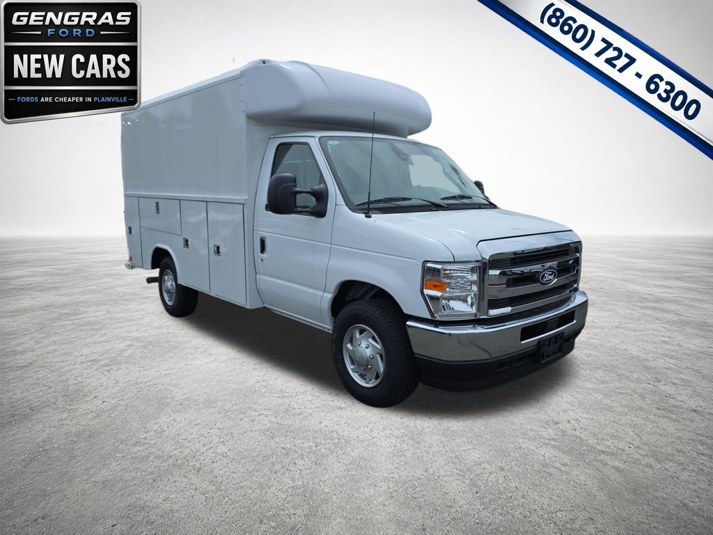 2026 Ford E-Series Cutaway Base