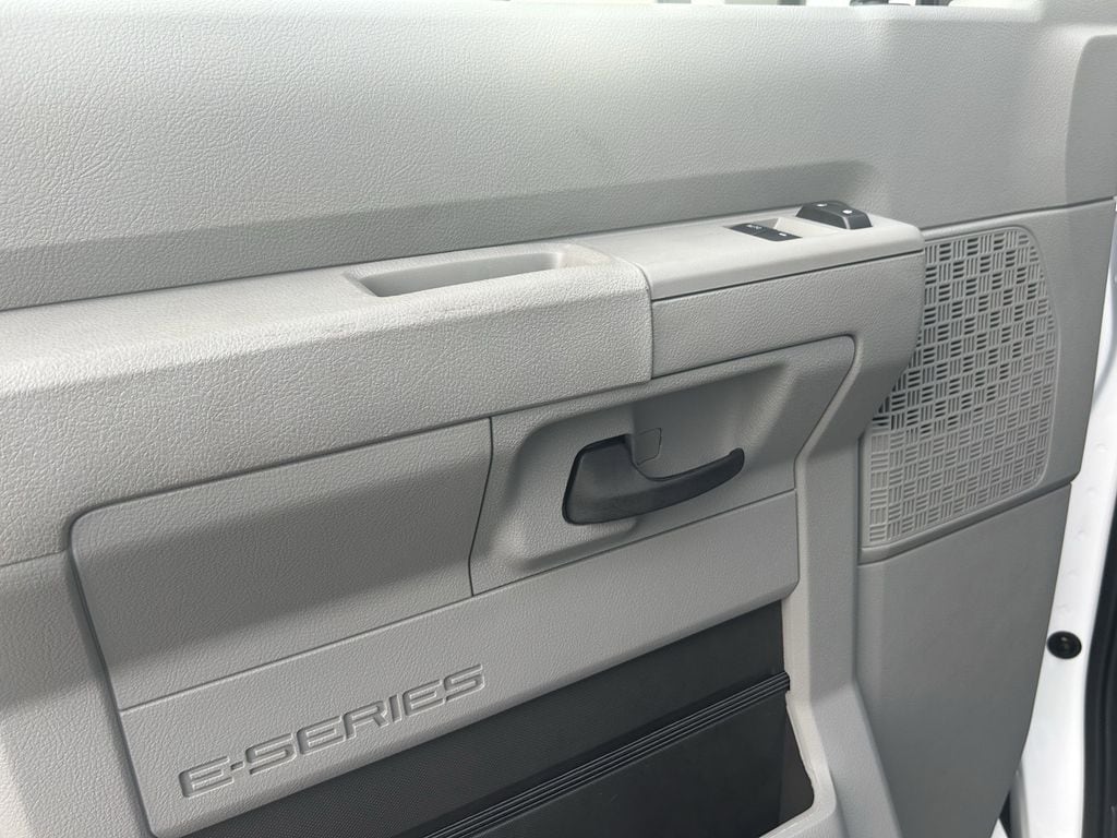 2026 Ford E-Series Cutaway Base - Photo 30