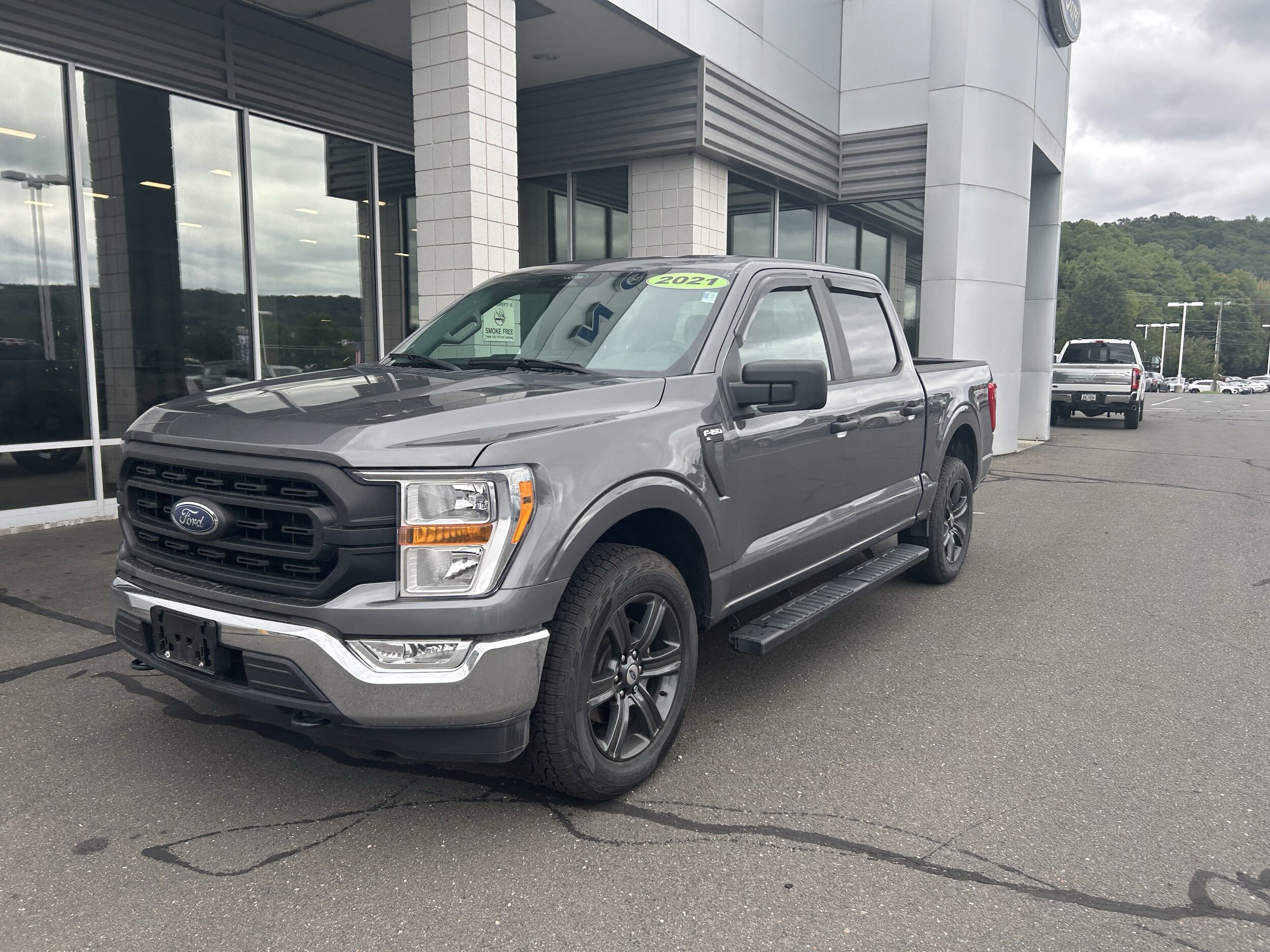 2021 Ford F-150 XL photo 3