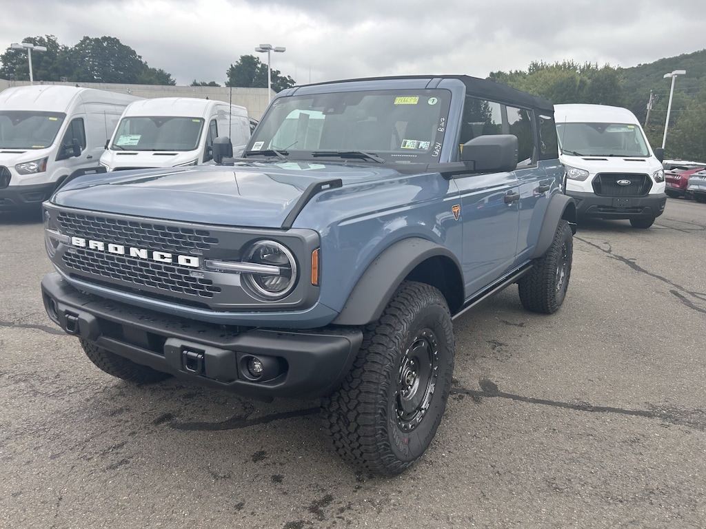 New 2025 Ford Bronco Badlands SUV