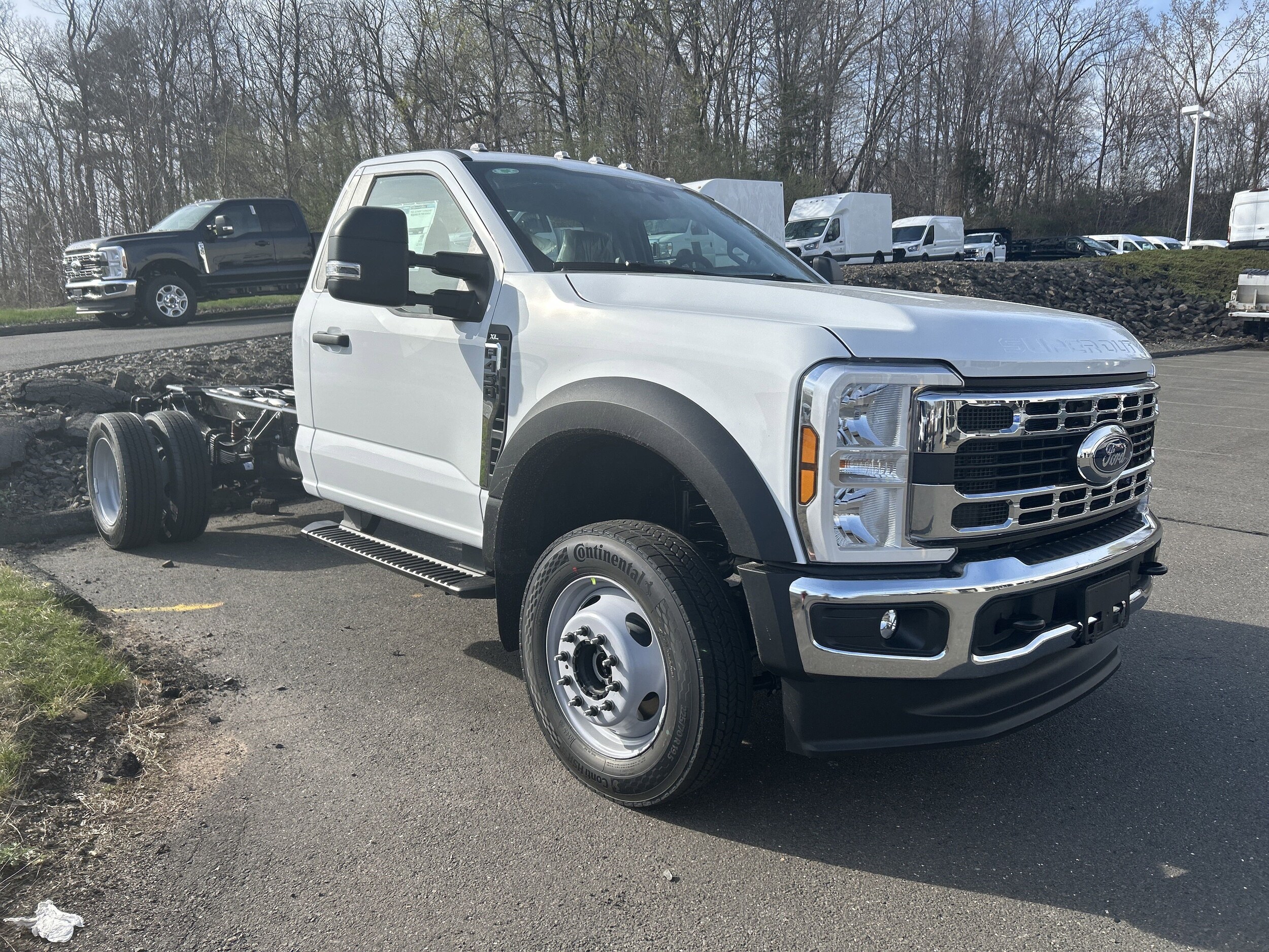 2025 Ford F-450 Super Duty Chassis Cab XL's photo