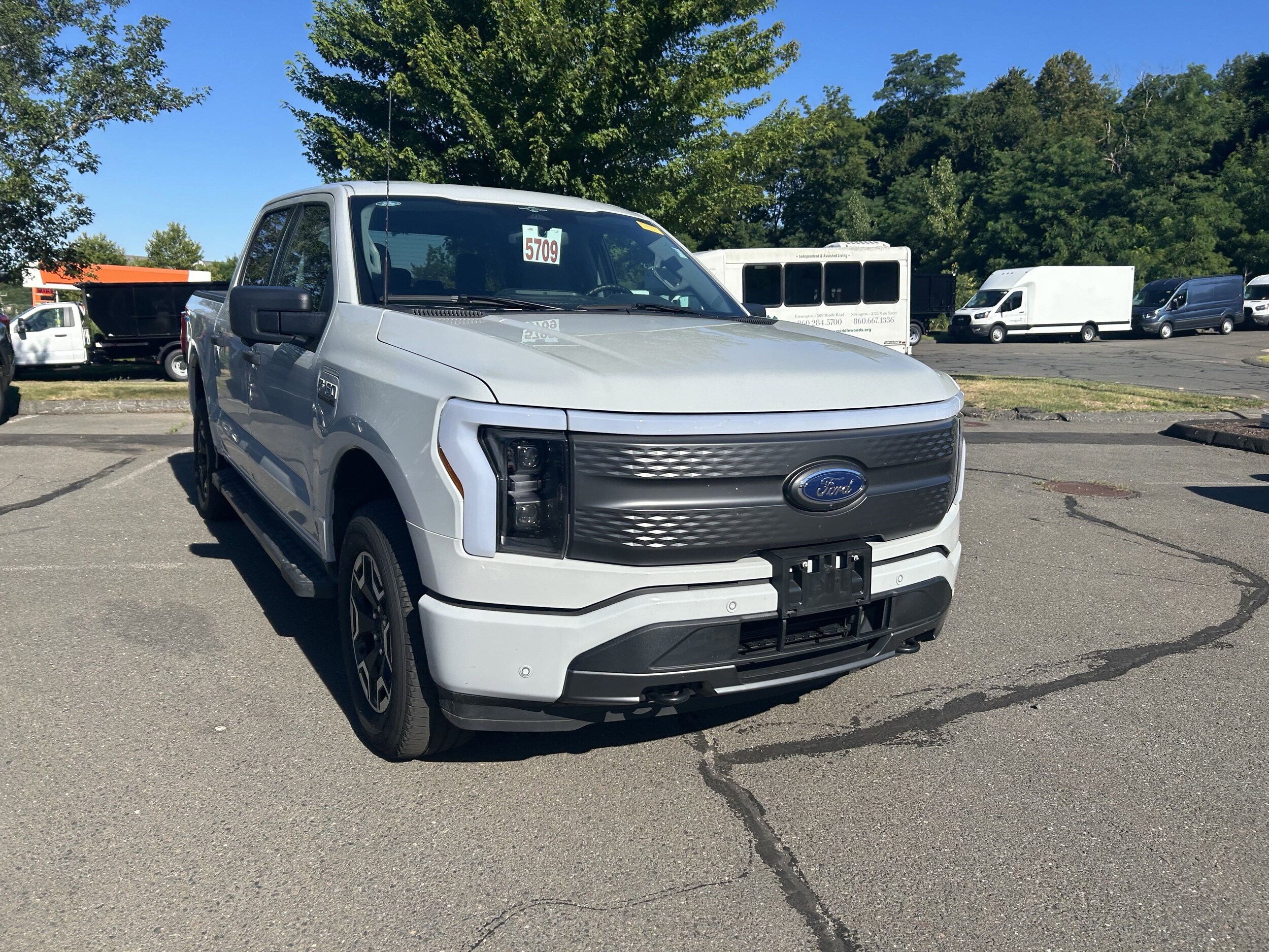 2023 Ford F-150 Lightning XLT photo 2