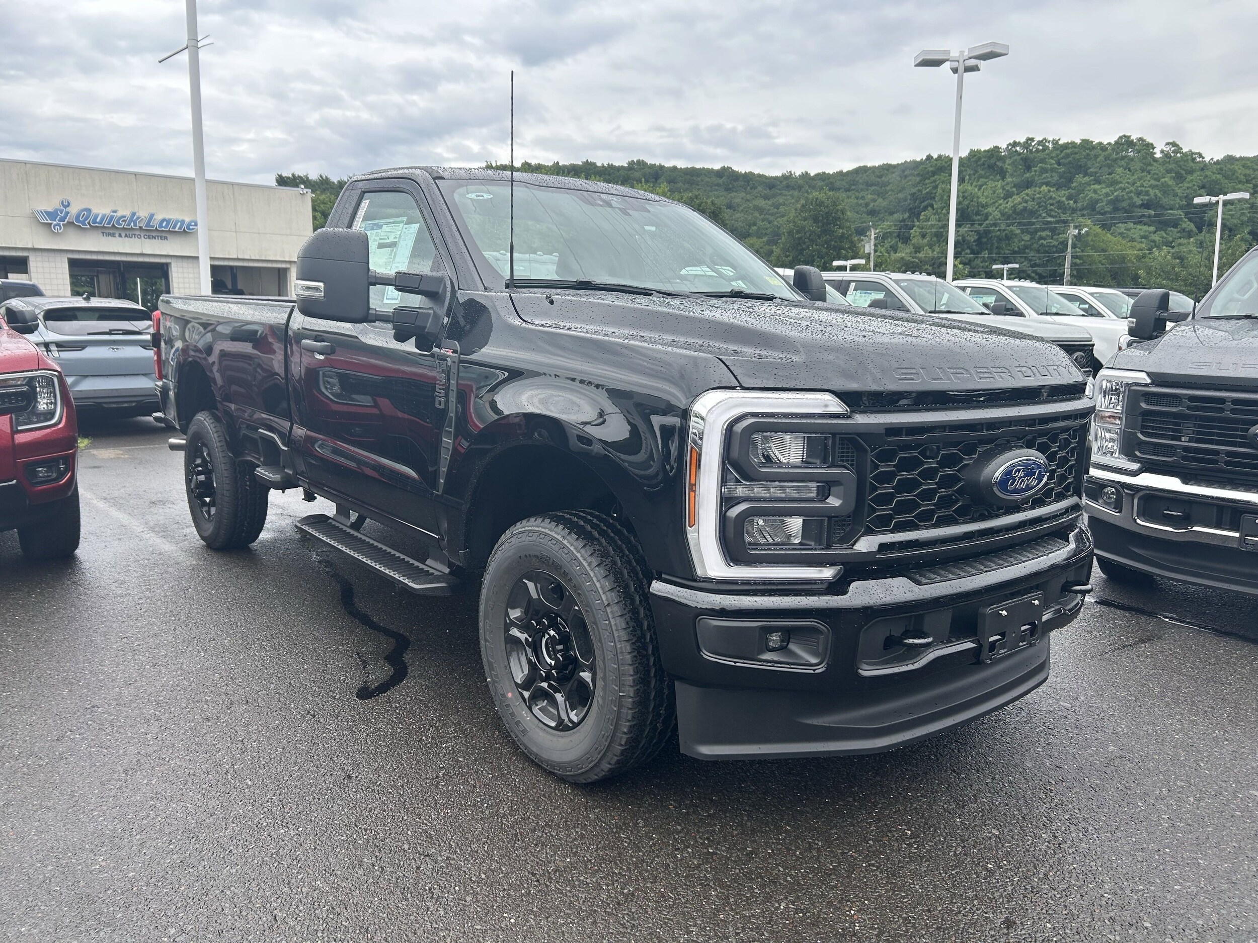 2025 Ford F-350 Super Duty XL's photo