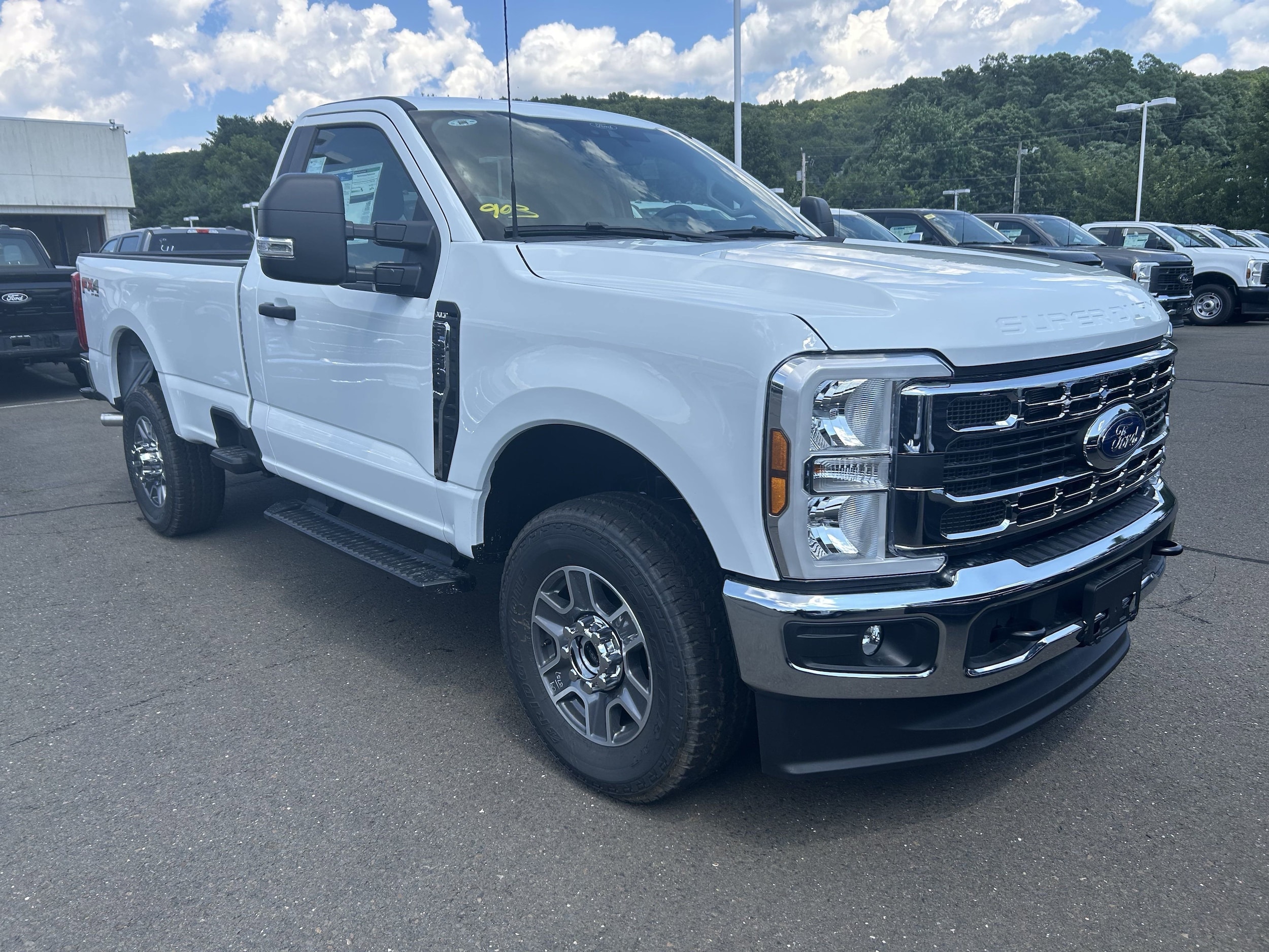 2025 Ford F-350 Super Duty XLT's photo