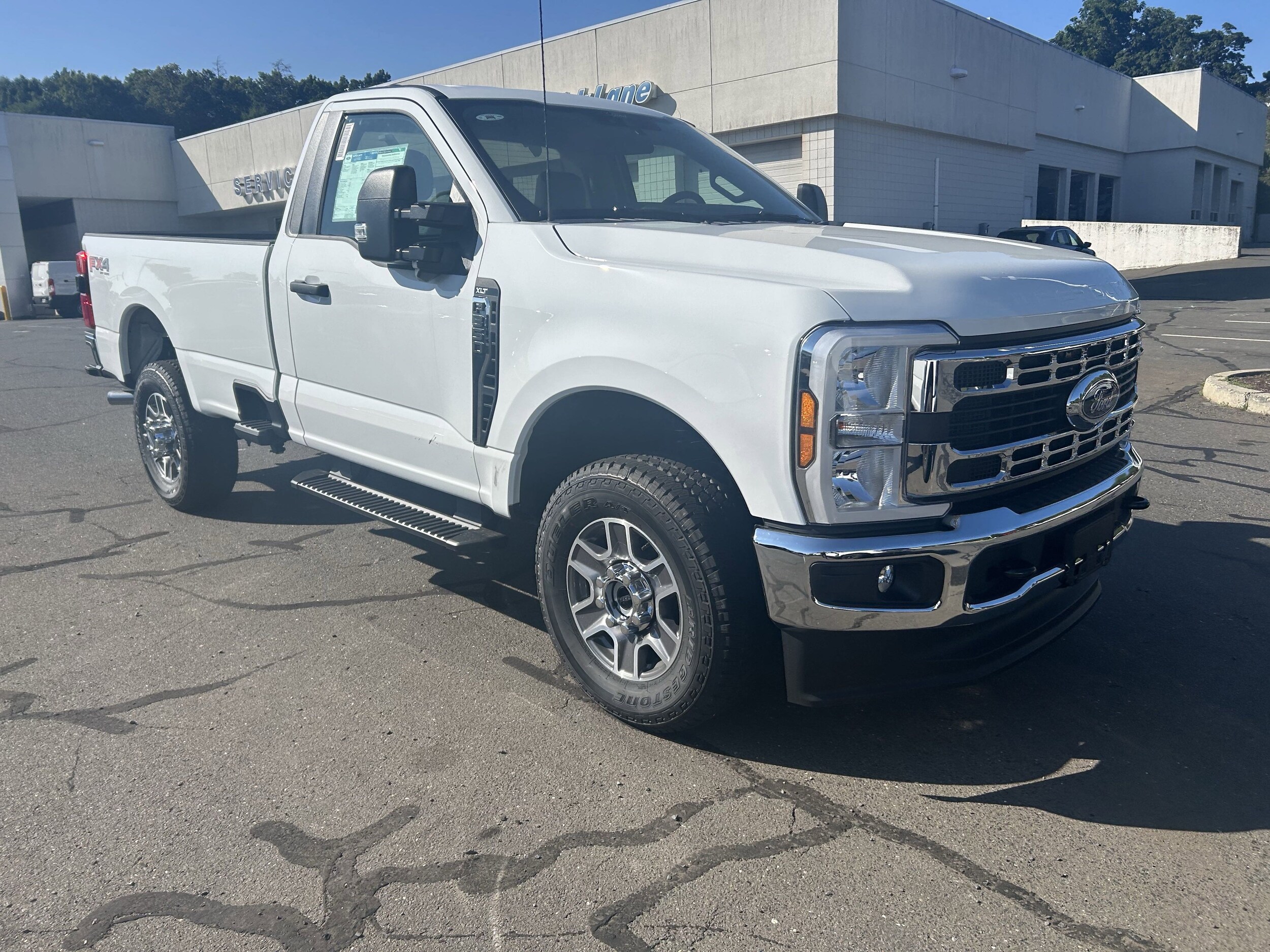 2025 Ford F-350 Super Duty XLT's photo