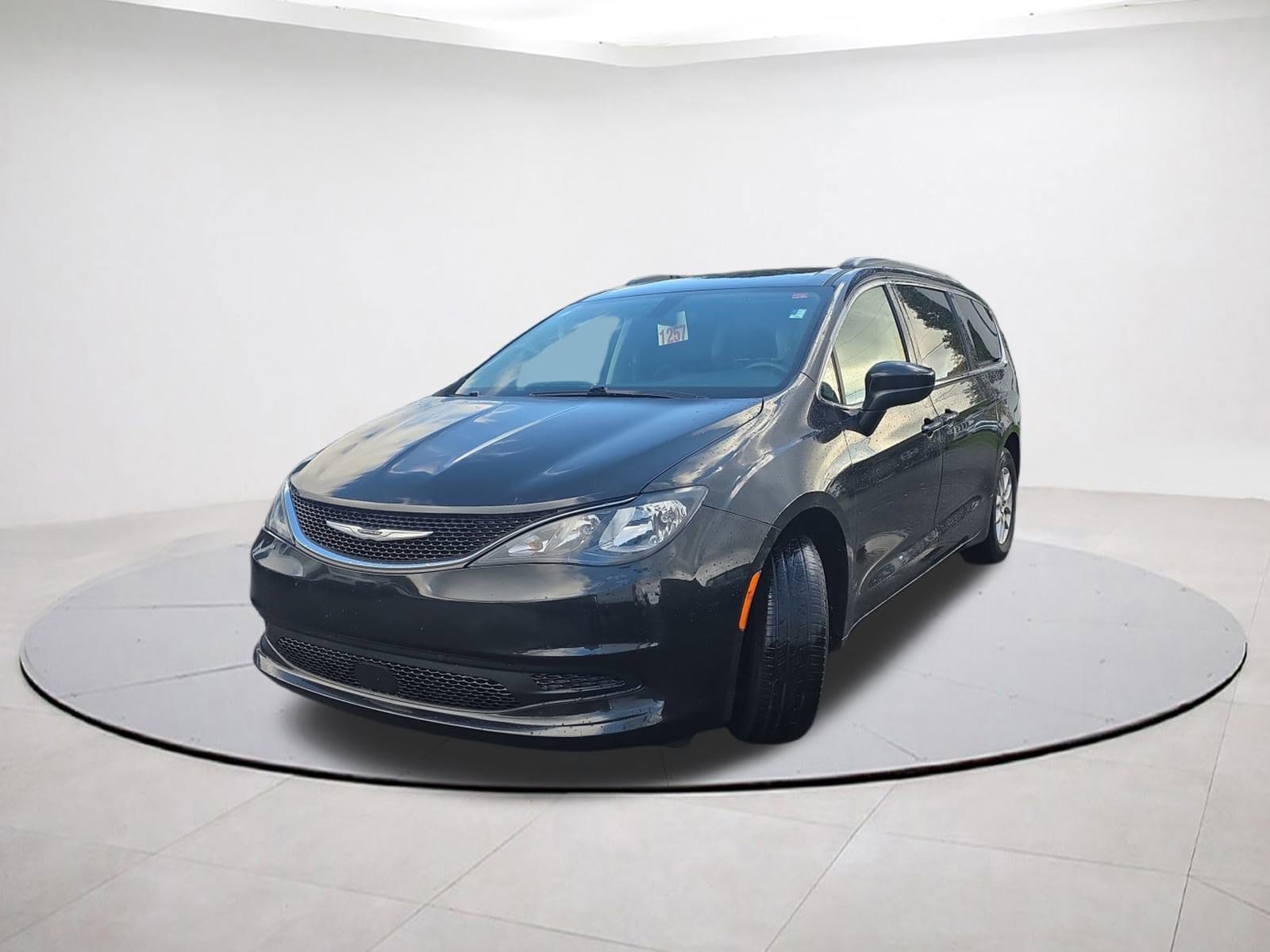 2021 Chrysler Voyager LXi photo 3