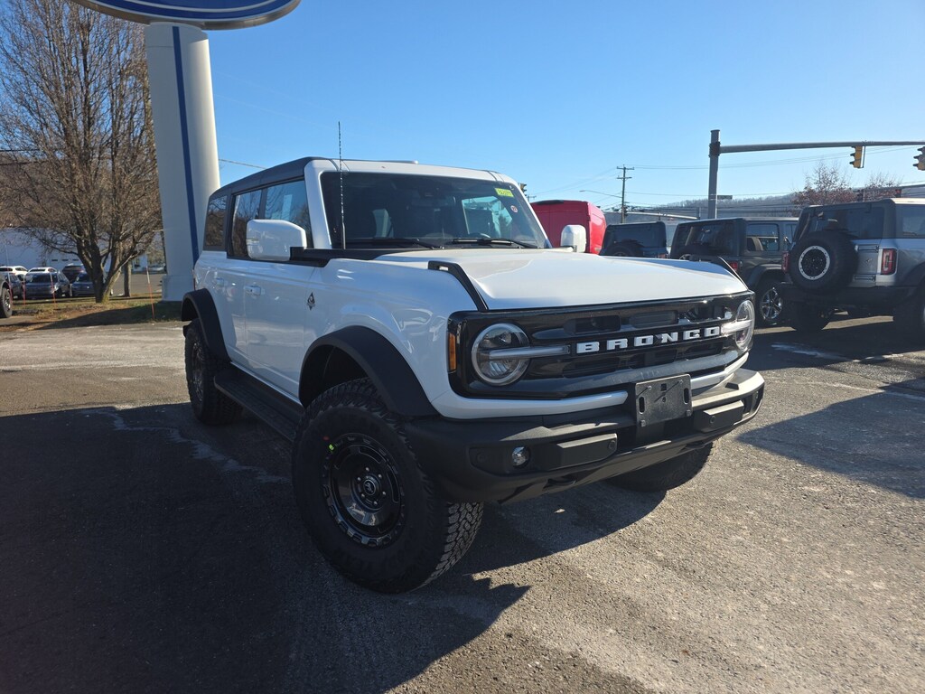 New 2025 Ford Bronco Outer Banks SUV