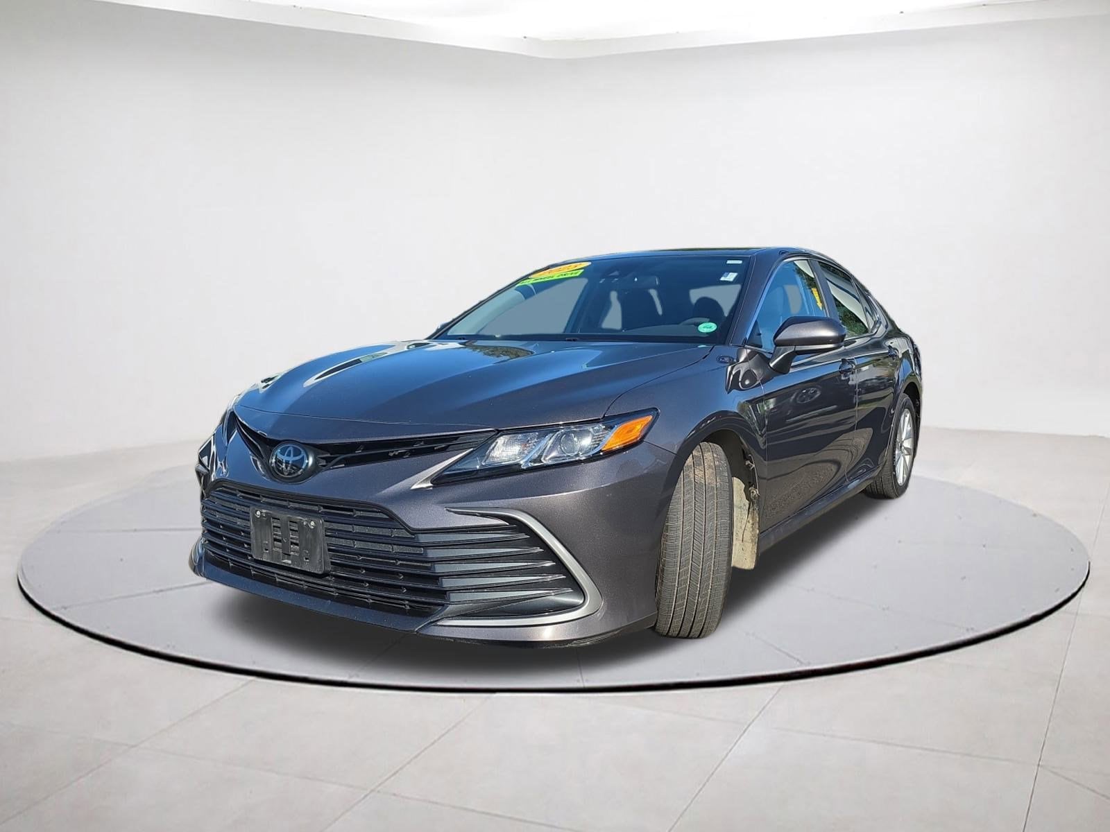 2023 Toyota Camry LE photo 3