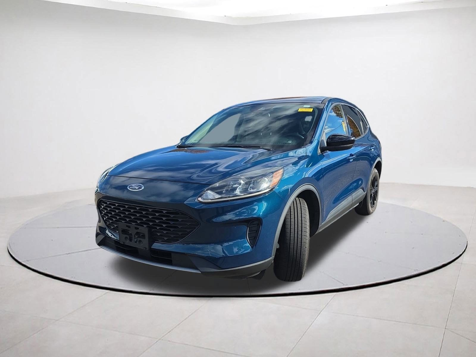 2020 Ford Escape SE Sport Hybrid photo 3