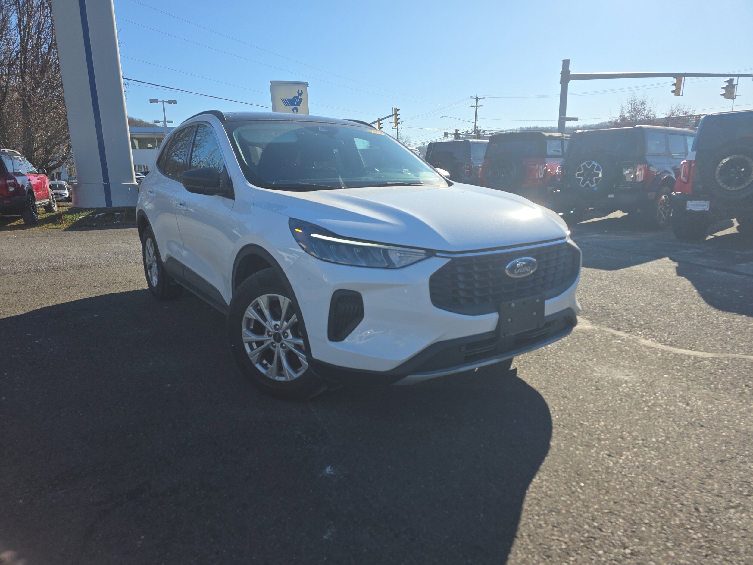 2023 Ford Escape Active's photo