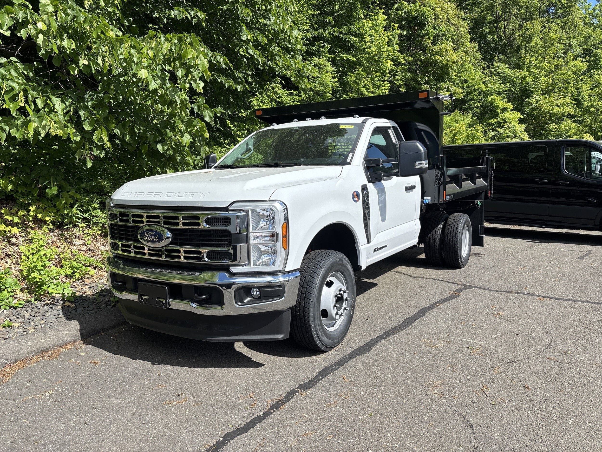 2025 Ford F-350 Super Duty Chassis Cab XL's photo