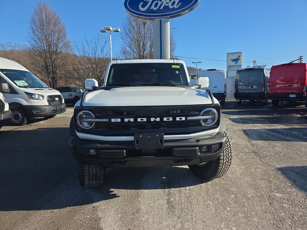 New 2025 Ford Bronco Outer Banks SUV