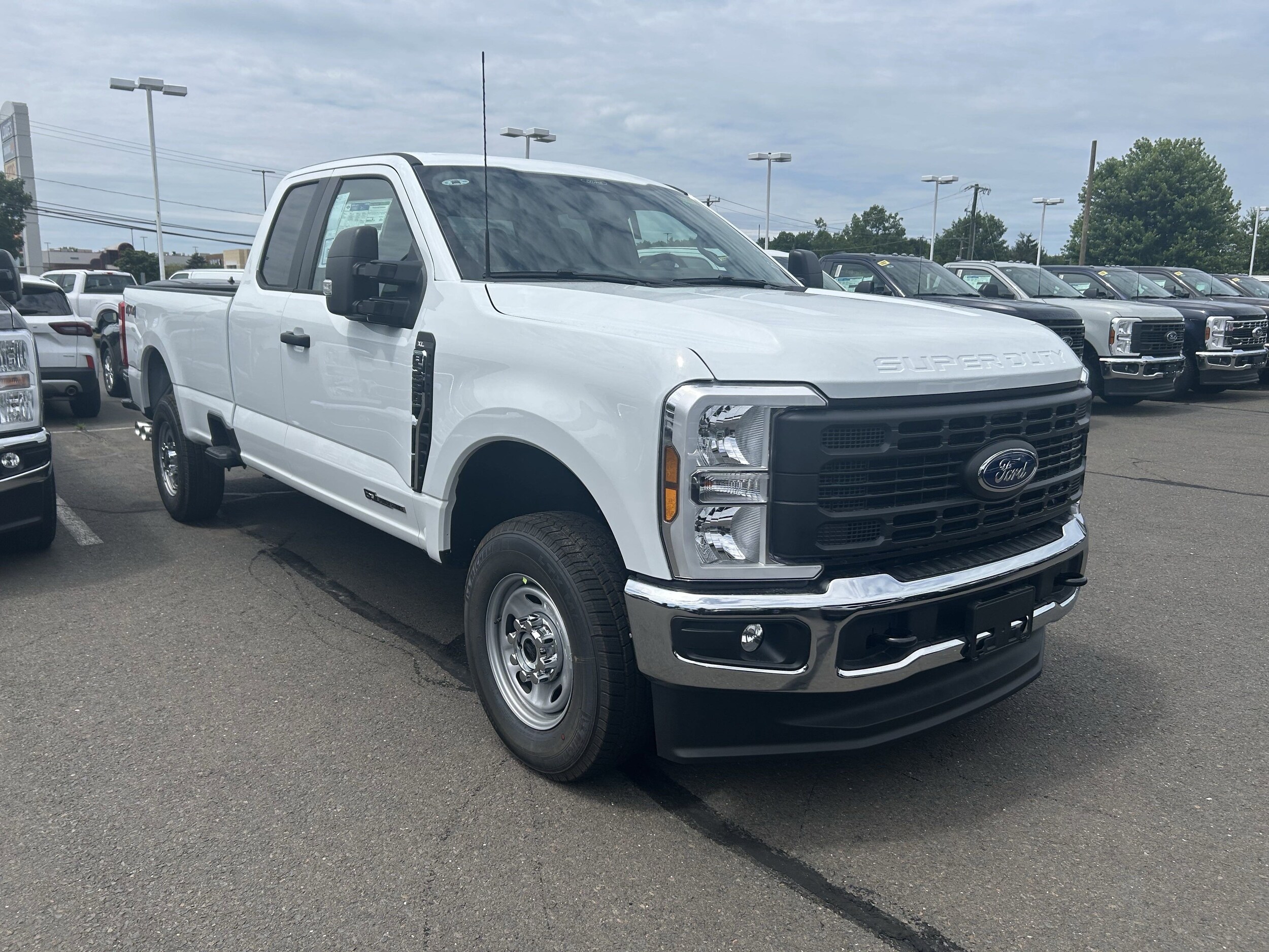 2025 Ford F-250 Super Duty XL's photo