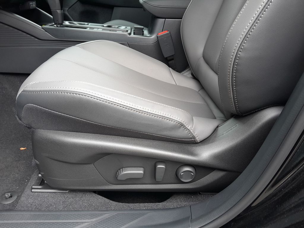 2026 Subaru Outback Limited - Photo 8