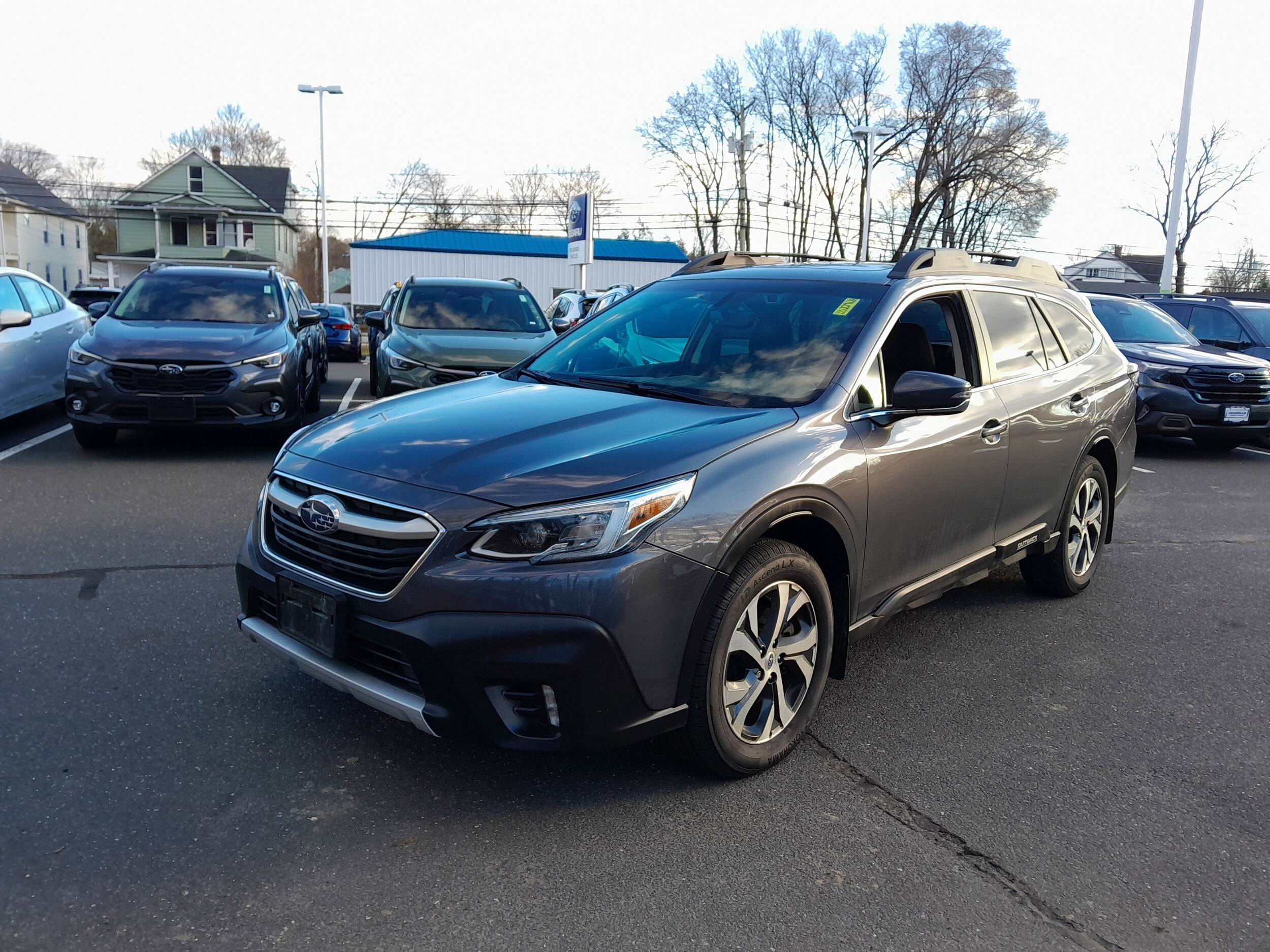 2020 Subaru Outback Limited photo 3