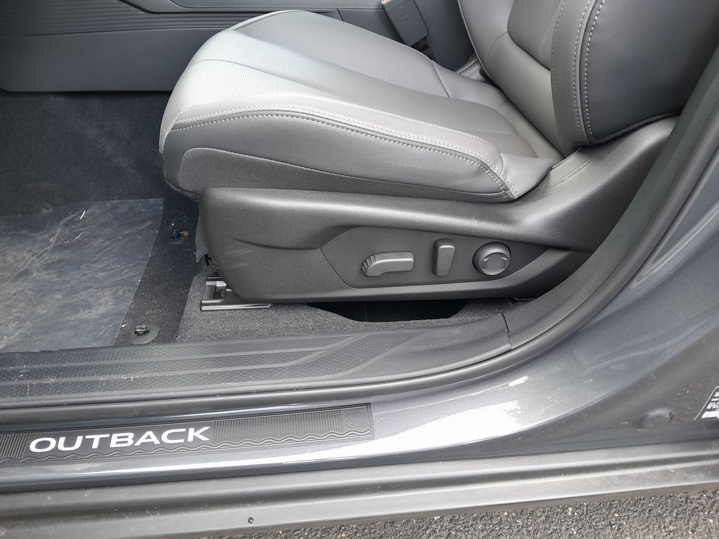 2026 Subaru Outback Limited - Photo 8