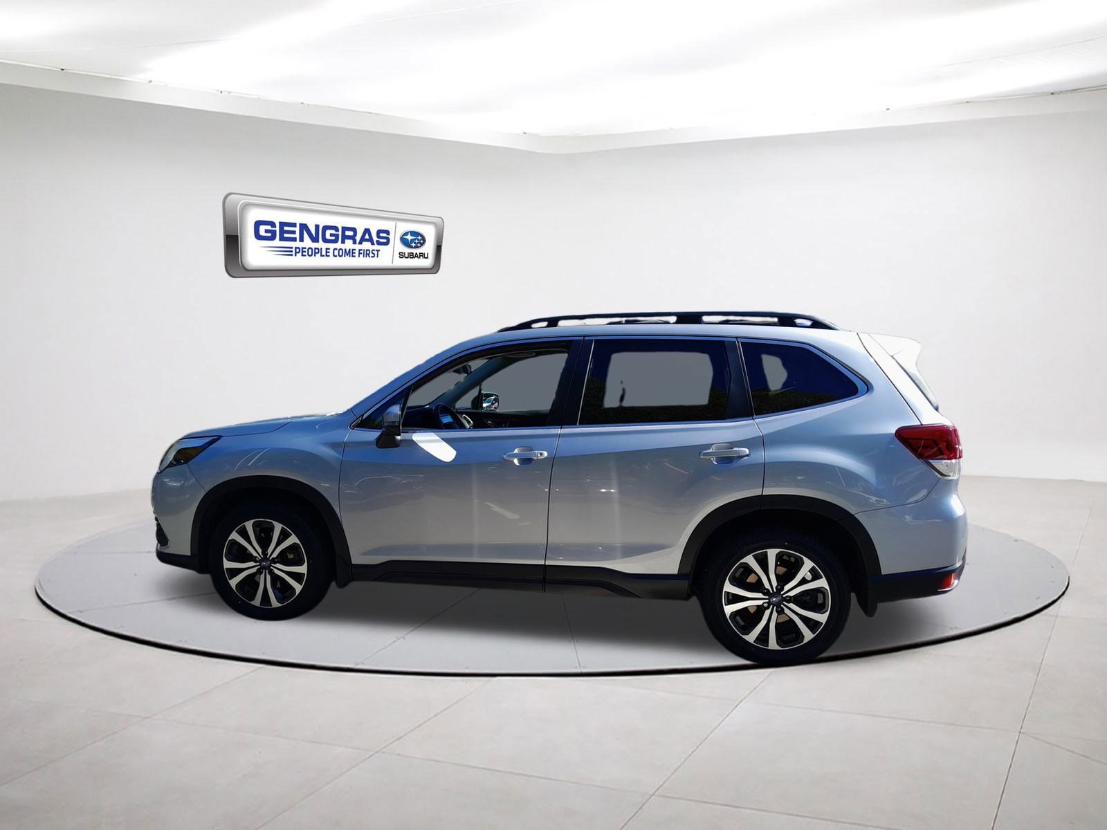 2022 Subaru Forester Limited photo 4