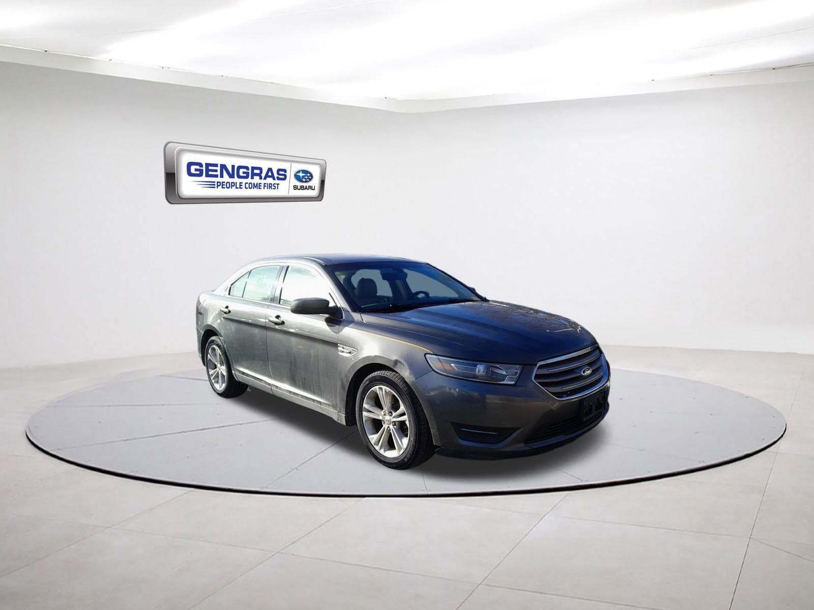 2015 Ford Taurus SEL's photo