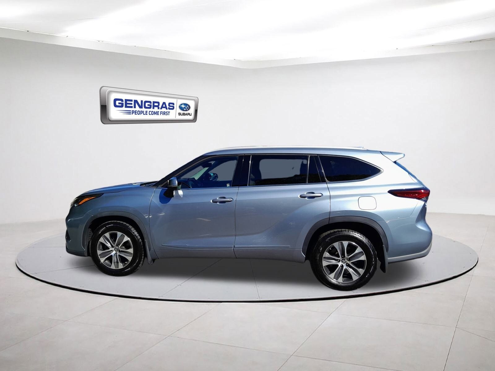 2022 Toyota Highlander XLE photo 4