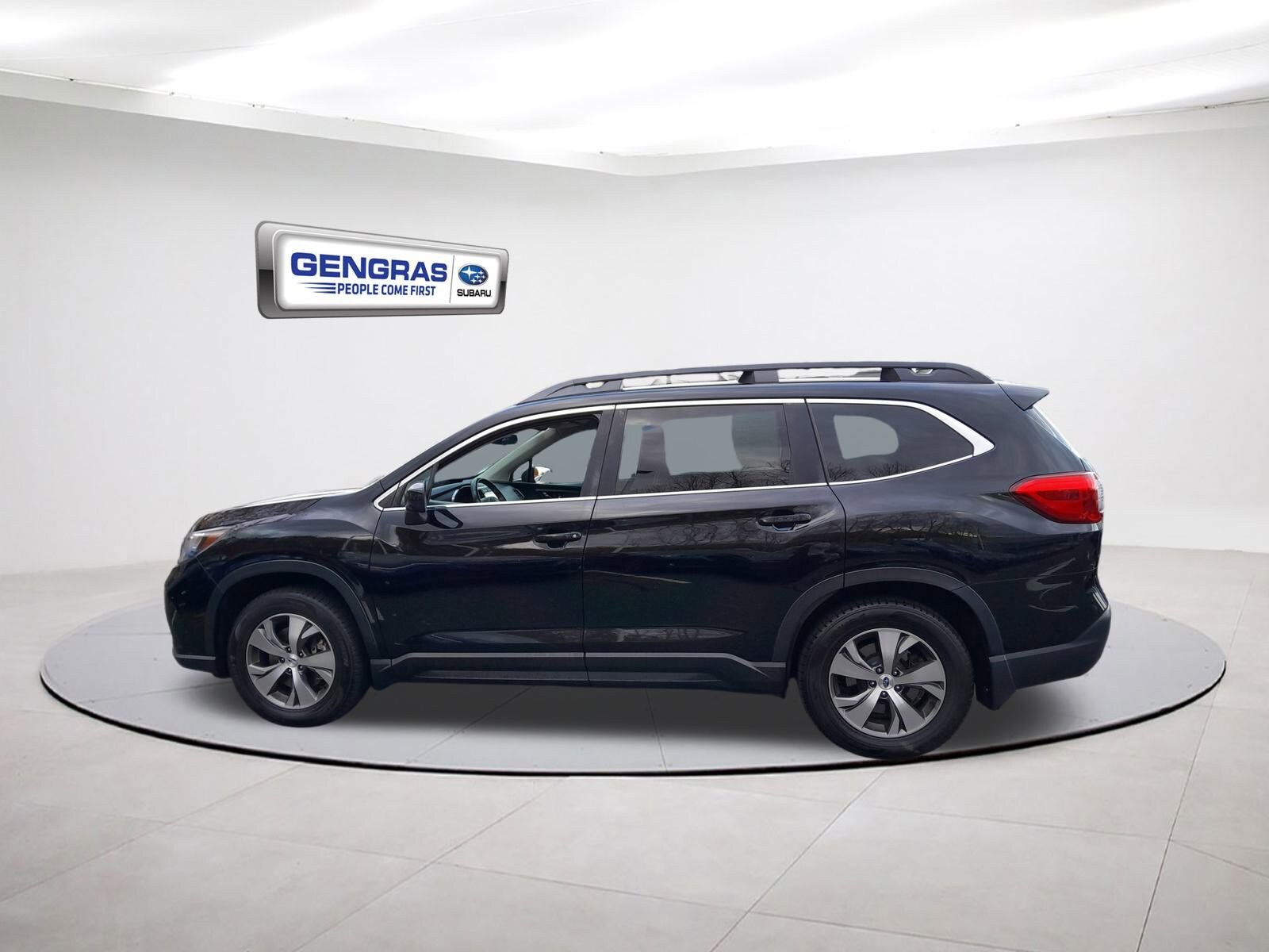 2022 Subaru Ascent Premium photo 2