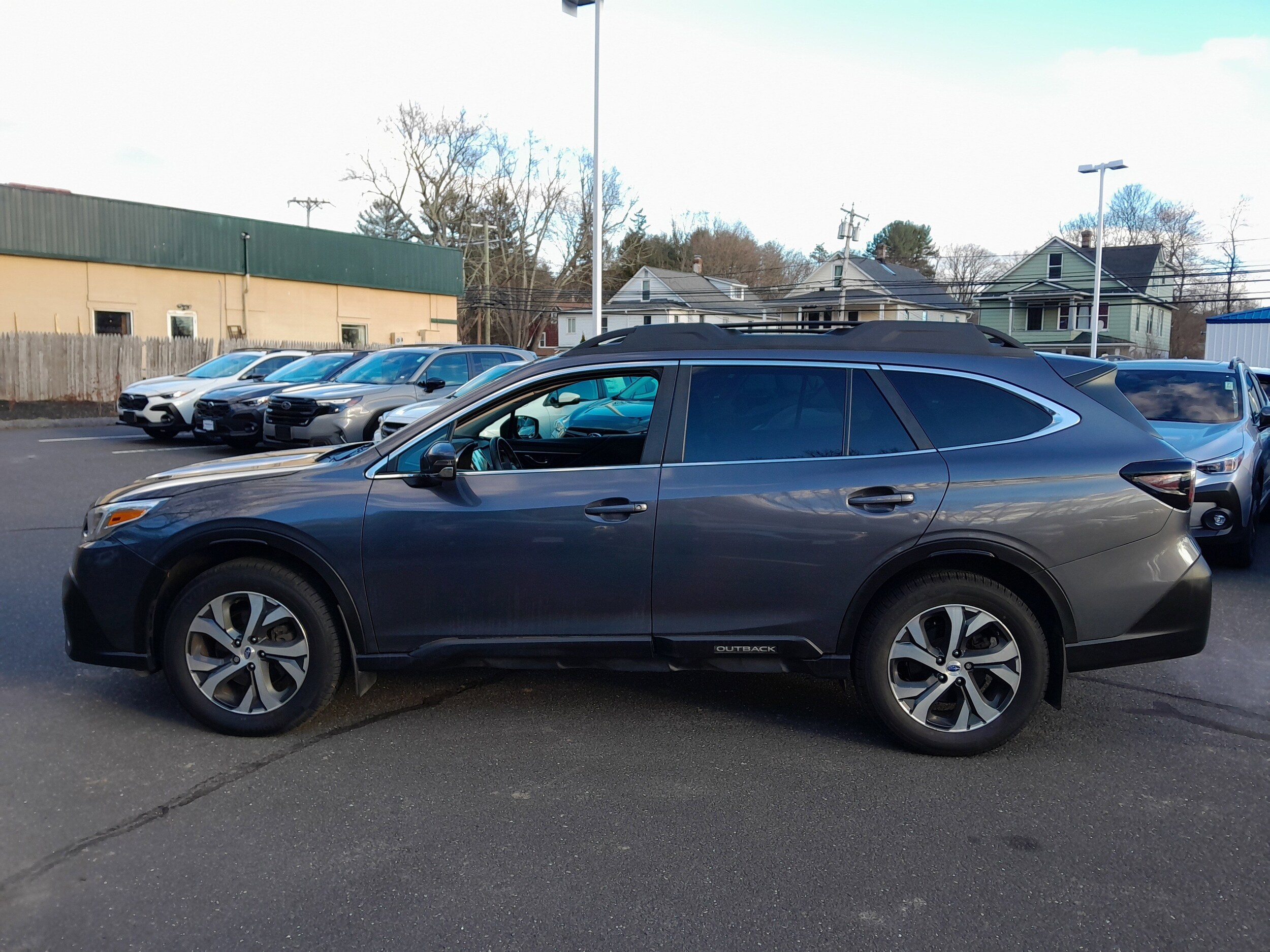2020 Subaru Outback Limited photo 4