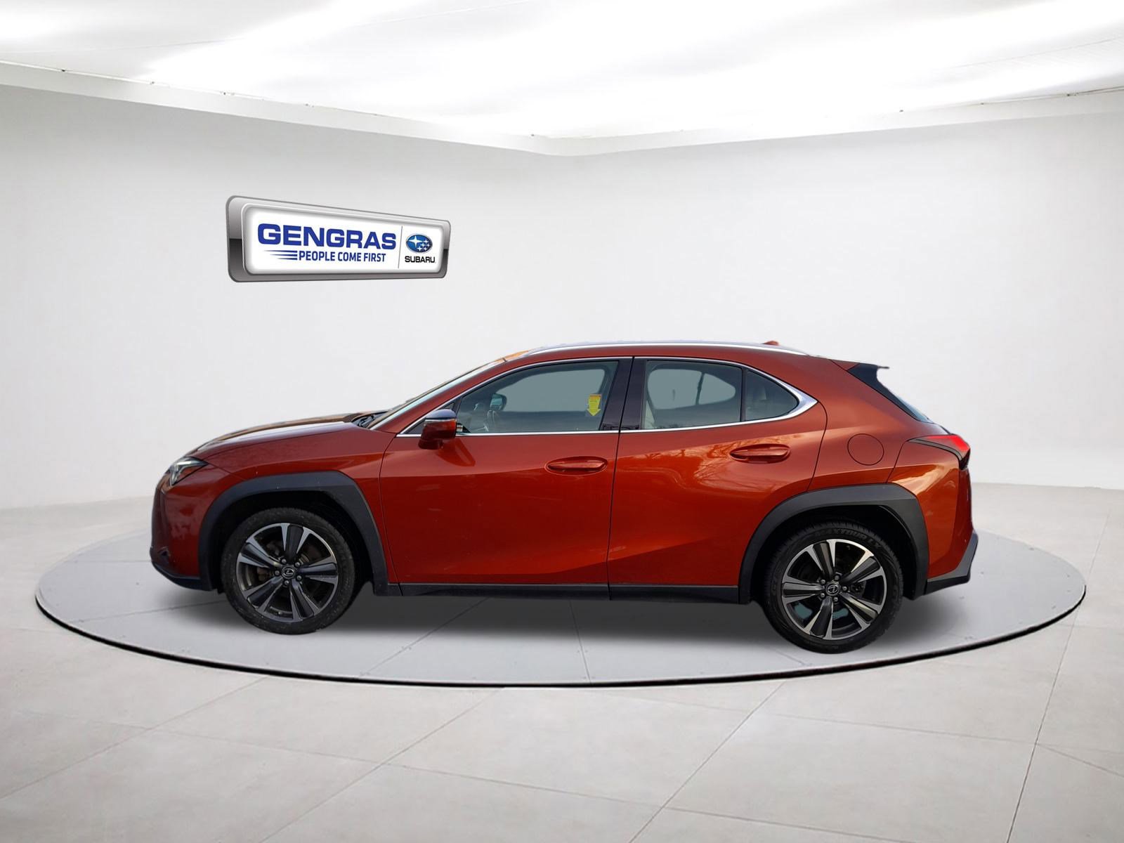 2019 Lexus UX 200 photo 4