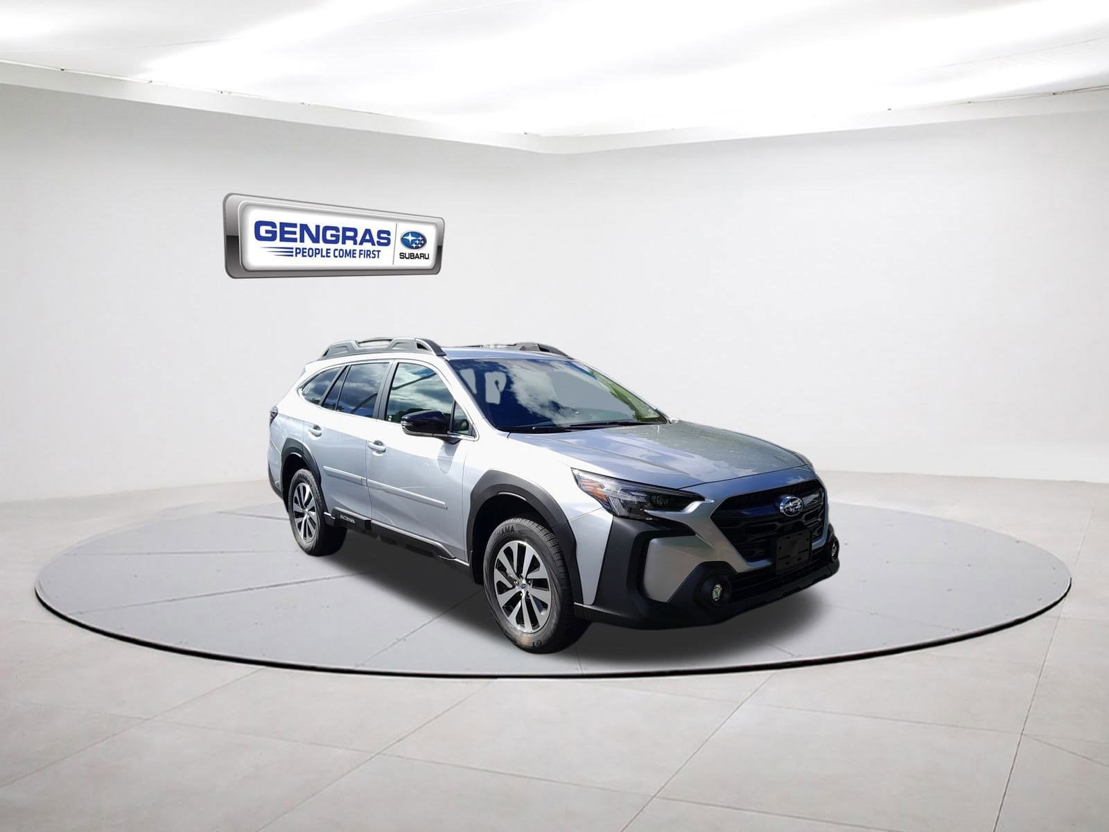 2025 Subaru Outback Premium's photo