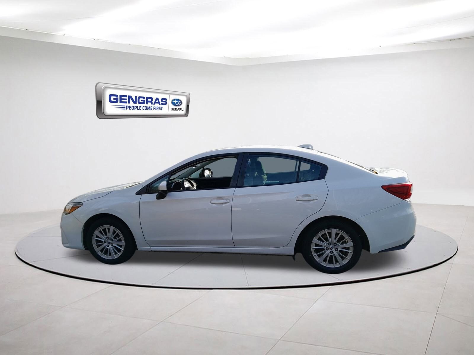 2018 Subaru Impreza 2.0i Premium photo 4